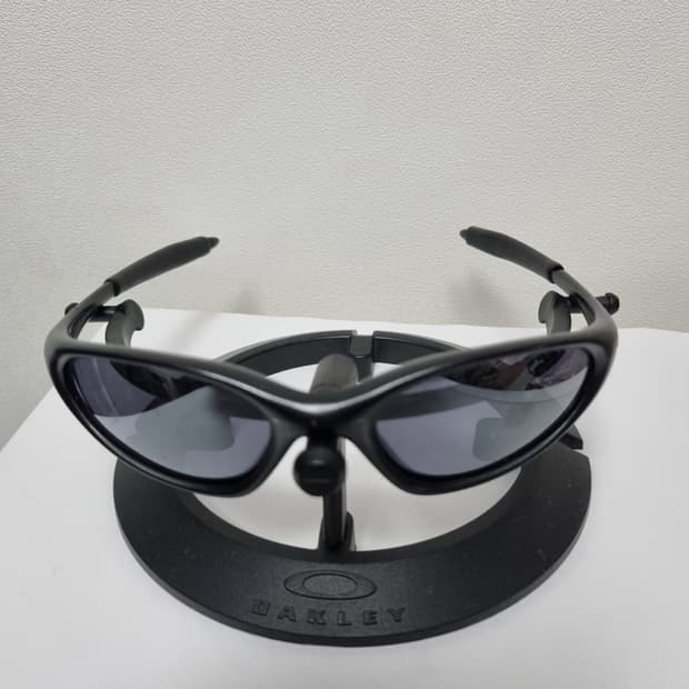 오클리 미뉴트 1.0 매트블랙