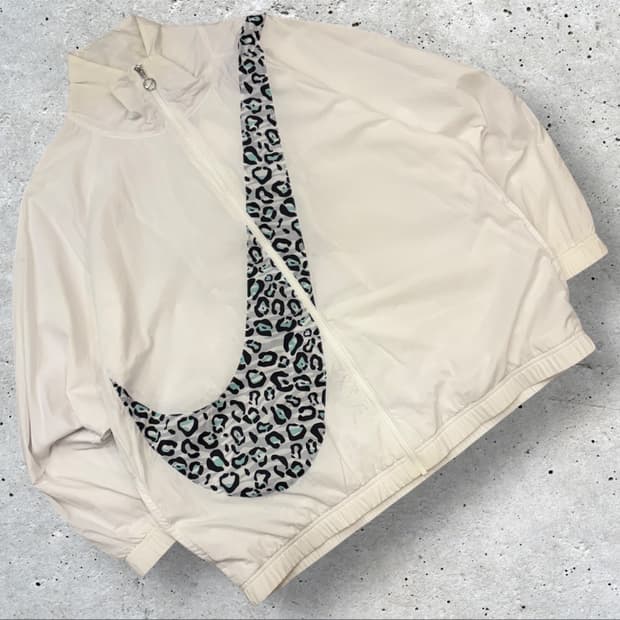 [XL] 나이키 레오파드 스우시 바람막이 화이트 B404