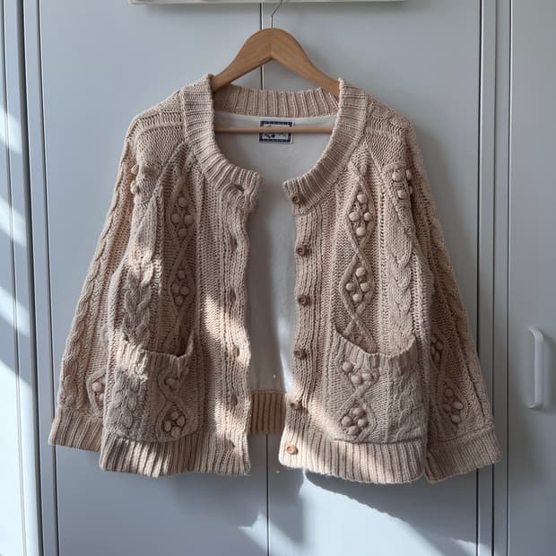 빈티지 폼폼 꽈배기 라운트 니트 가디건 