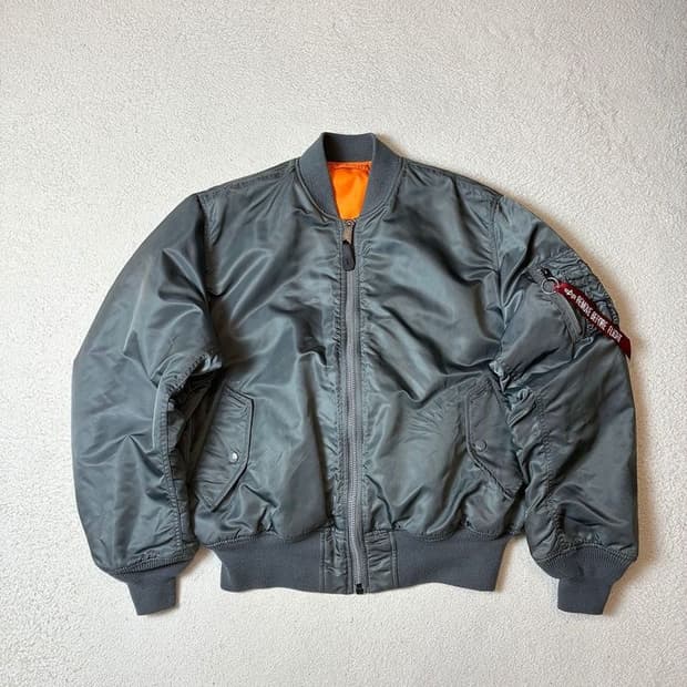 알파 인더스트리  MA-1 플라이트 재킷 PN7703