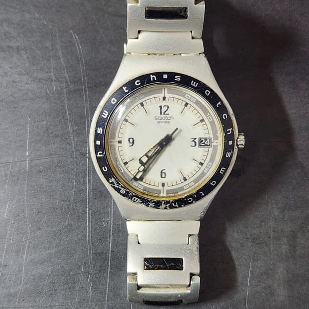 스와치 아이러니 빅 사르카즘(Swatch Irony Big Sarcasm