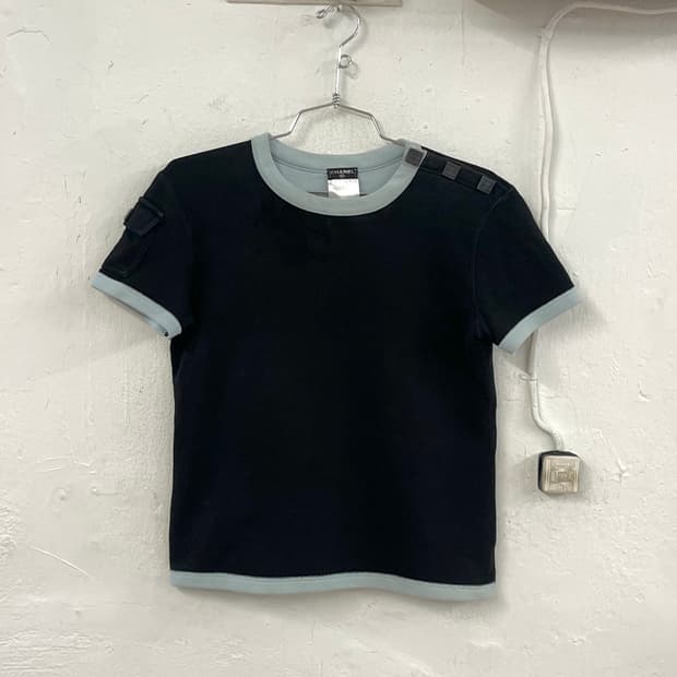 샤넬 2003 버튼 포켓 링거 티셔츠