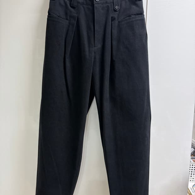 아트이프액츠 포켓 온 턱 팬츠 m