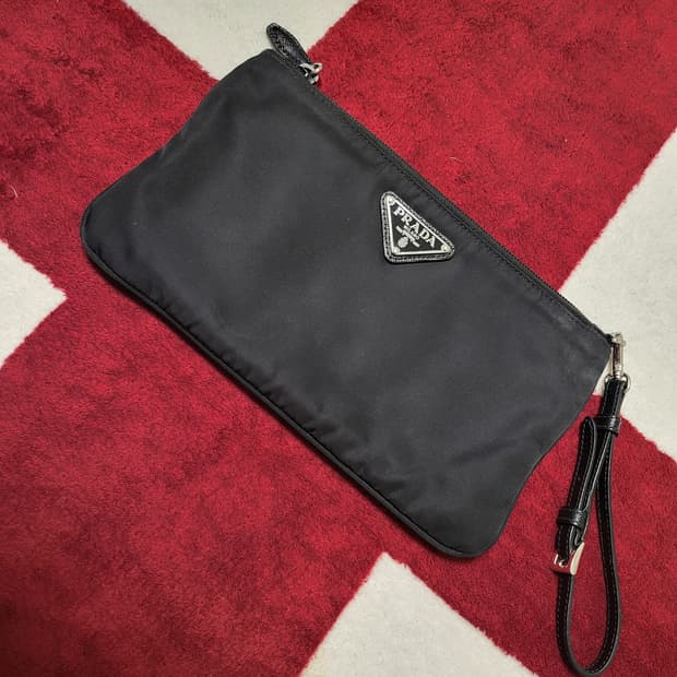 프라다 나일론 파우치