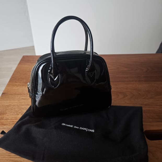 꼼데가르송 아오야마백 에나멜 2호