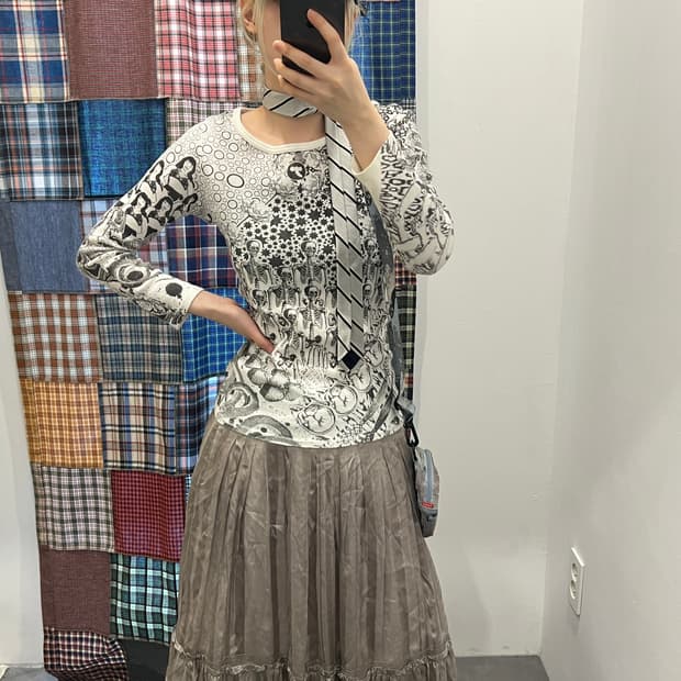 히스테릭 글래머 프린틴 롱슬리브