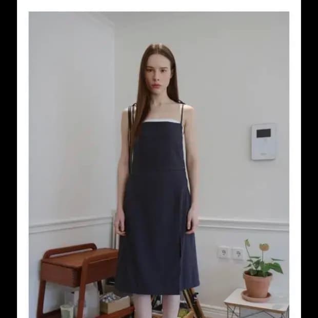 hyve 하이브 MIDI SLIT DRESS 미디 슬릿 드레스