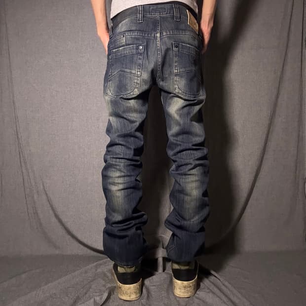 아르마니 슬림핏 워싱 데님 팬츠