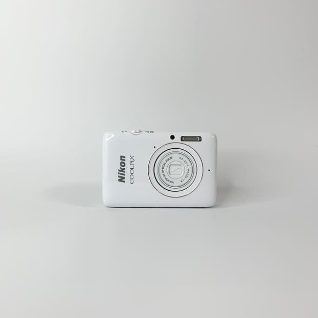 새상품급🫧니콘 쿨픽스s02 화이트 (nikon coolpix s02)