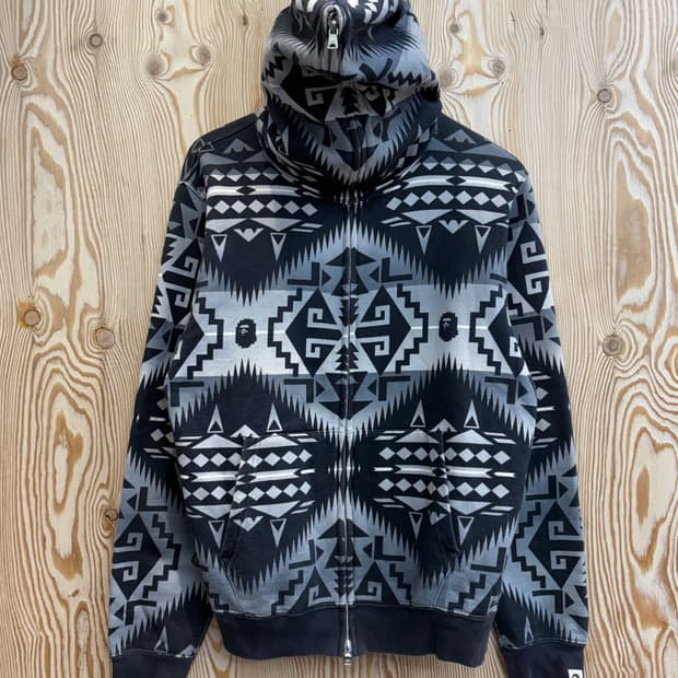 베이프 네이티브 패턴 풀집업 후드