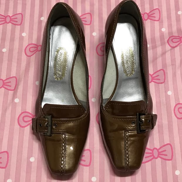 y2k 긱시크 에나멜 펌프스힐