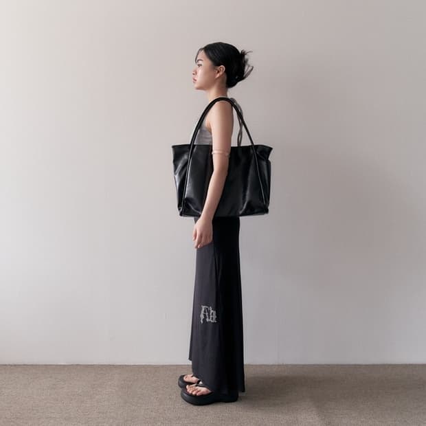 square black shoulderbag