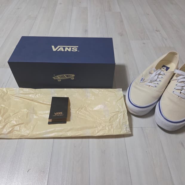 반스 프리미엄 어센틱 리이슈 44 LX 화이트 265