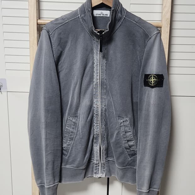 스톤아일랜드 퍼그먼트 그레이 집업 자켓