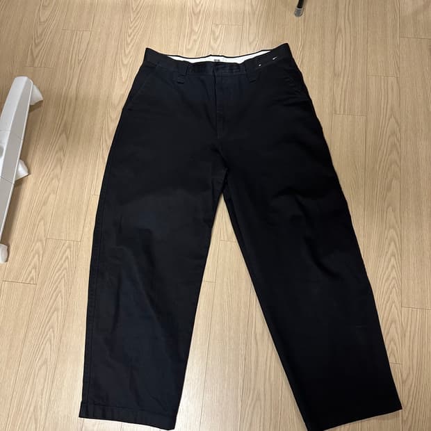 유니클로 와이드핏 치노팬츠 2컬러