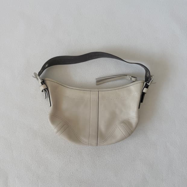 코치(COACH) 레더 토트백(반팔 숄더 가능 예상)