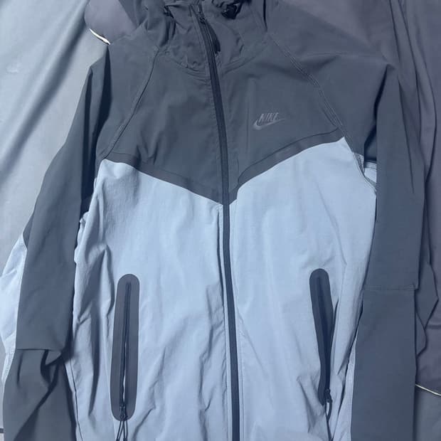 나이키 테크 윈드러너 우븐