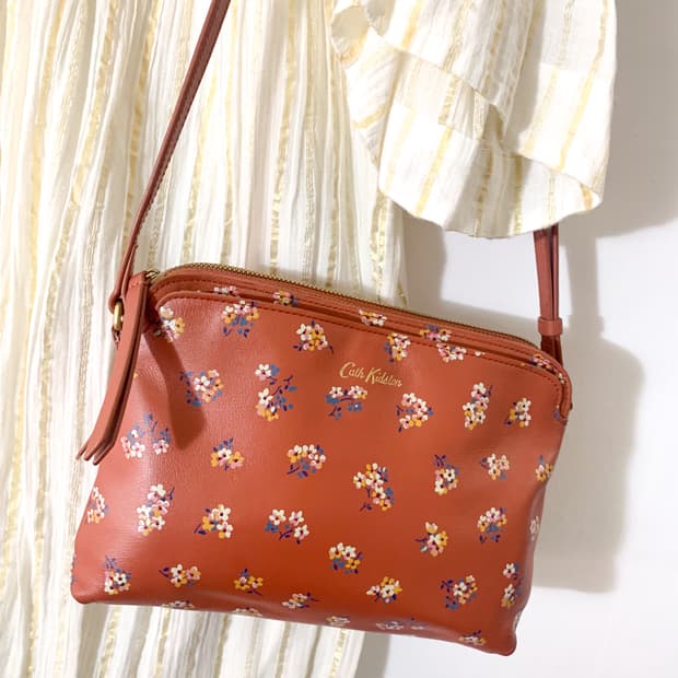 캐스키드슨 플라워 가죽 숄더백