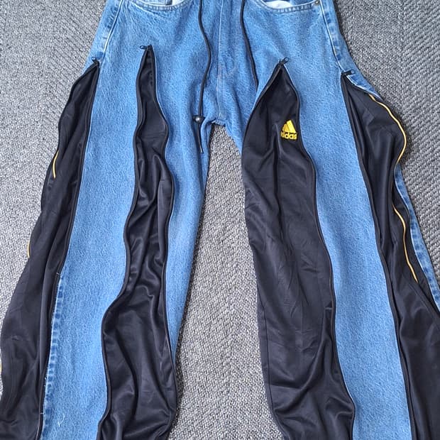 아디다스 데님 리메이크 리바이스?