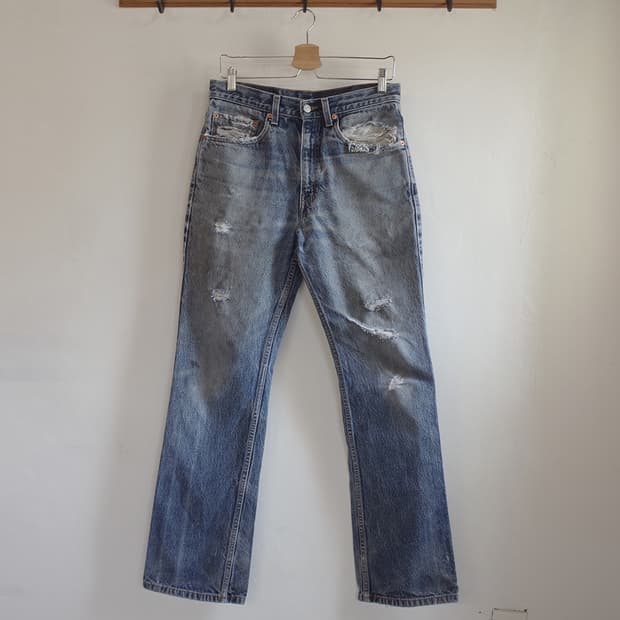 Early 00's Levi's 517 Distressed