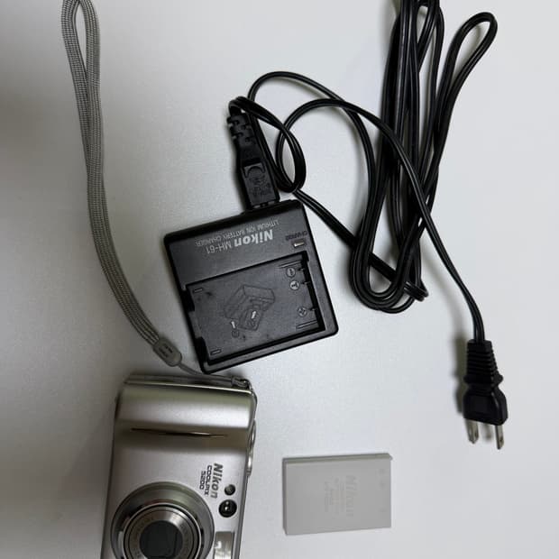 니콘 쿨픽스 5200 