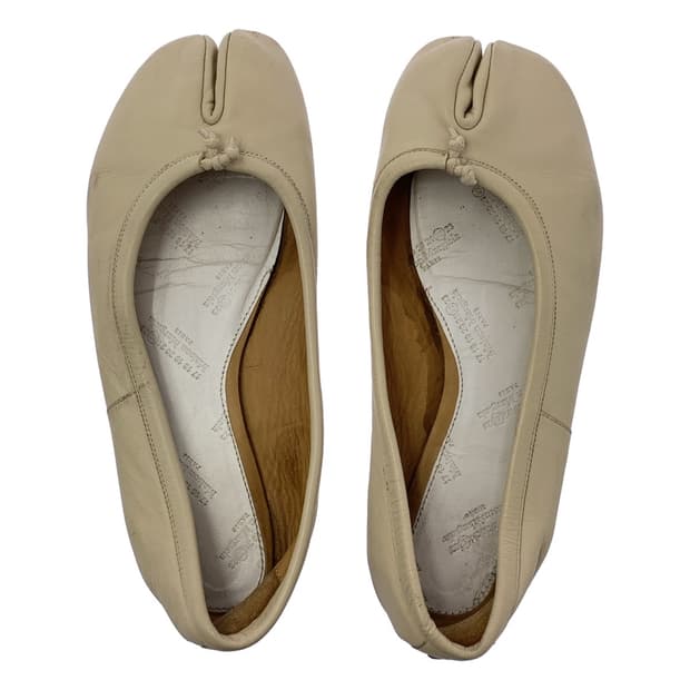 마르지엘라 타비 플랫 화이트