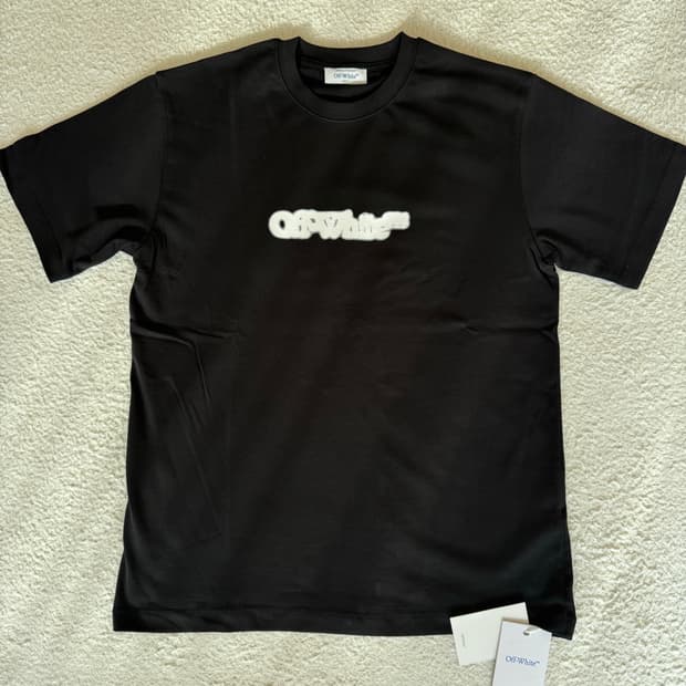 오프화이트 반팔