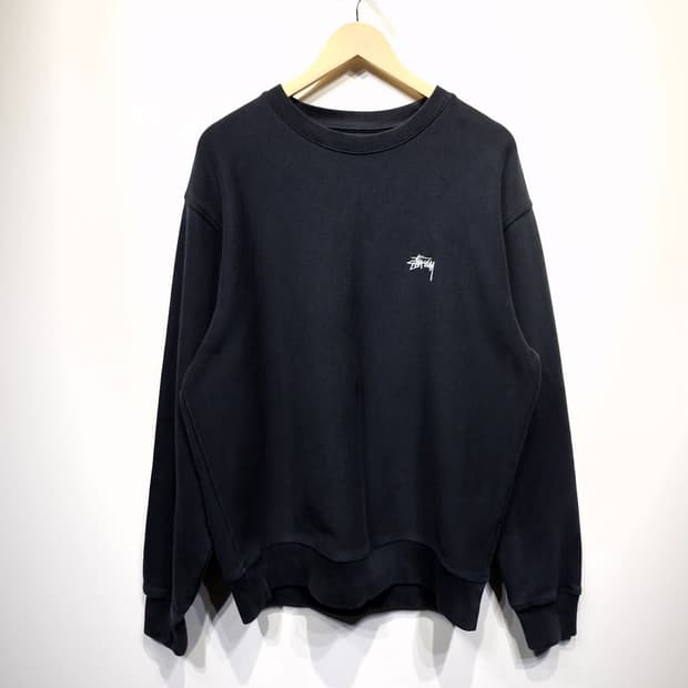 스투시(STUSSY) 오버다이드 스탁 자수 로고 맨투맨