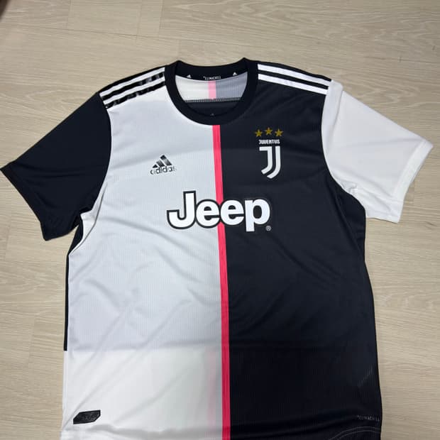 19-20 유벤투스 유니폼 팝니다.