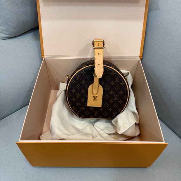 새상품 루이비통 모노그램 쁘띠뜨 부아뜨 샤포백
