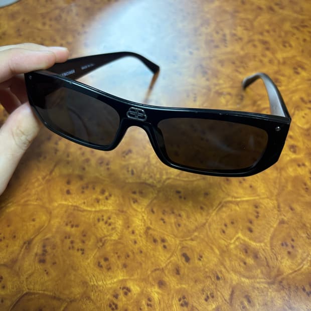 발렌시아가 선글라스