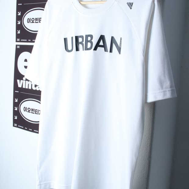(L-XL) 아디다스 반팔 티셔츠 기능성 화이트 올드스쿨-H32078