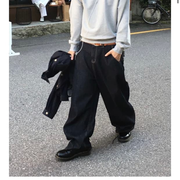 단 스튜디오 크롭 맨투맨