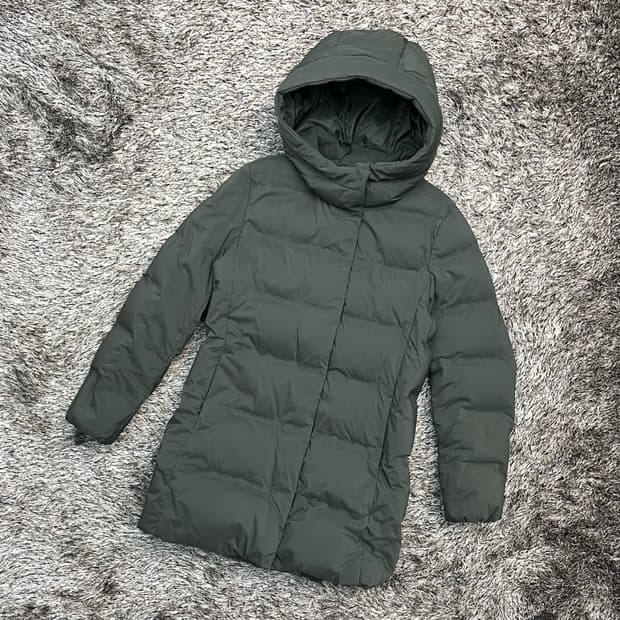 유니클로 심리스 여성 다운 패딩 (M)