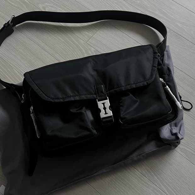 분크 헤이 더블 포켓 크로스백 블랙 S사이즈