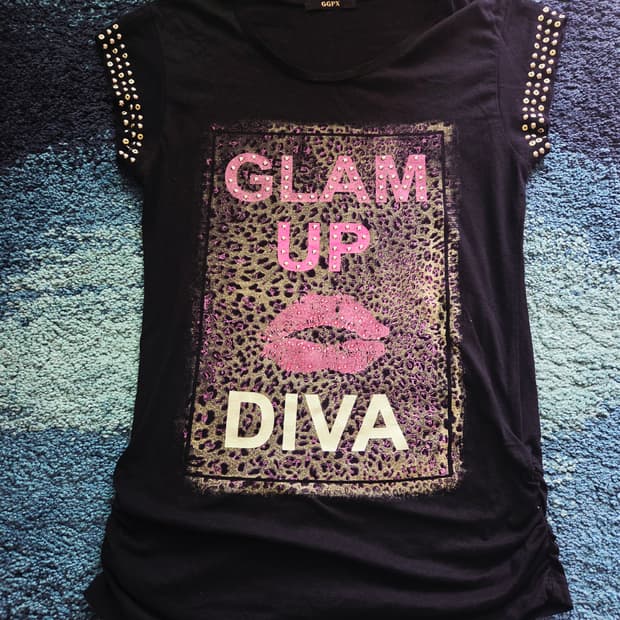 Y2k갸루 걸쓰 긴총장 뽀뽀쪽 매혹의입술 치명적 빈티지 짧반팔티샷츠