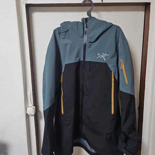 아크테릭스 고어텍스 Rush Jacket L