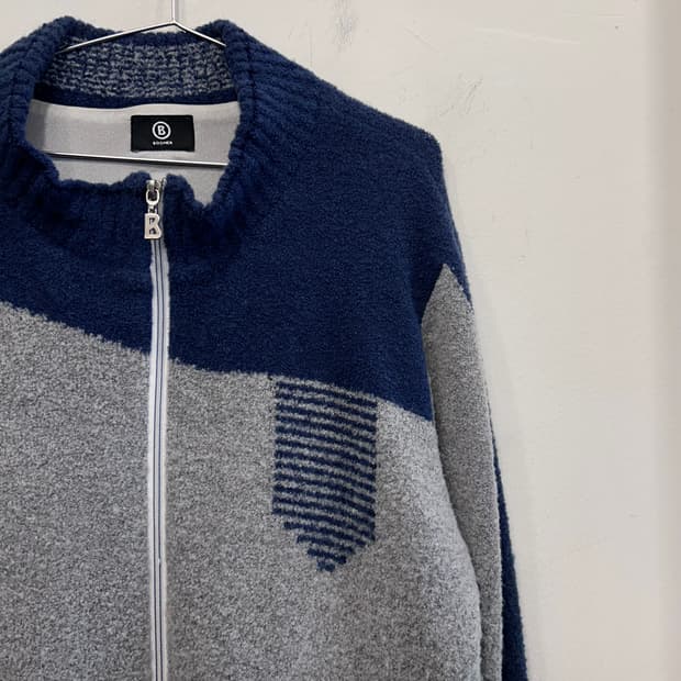 보그너 배색 하이넥 부클 울 니트집업