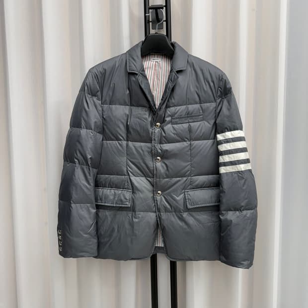 [2] 톰브라운 사선 완장 패딩 블레이저