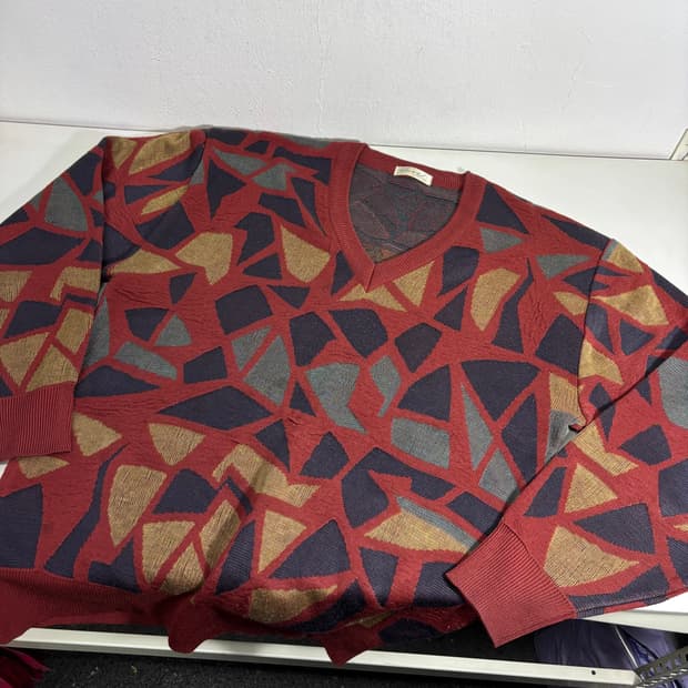 M-L 빈티지 루즈핏 그라피티 브이넥니트