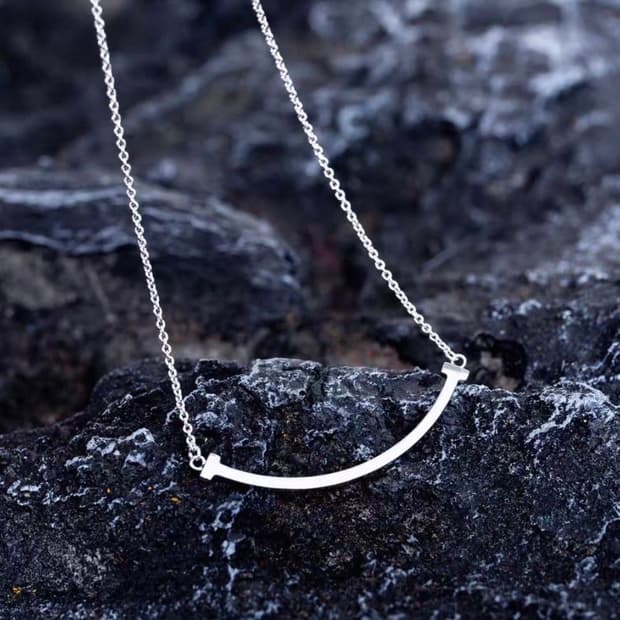 티파니앤코 스마일 팬던트 목걸이 실버