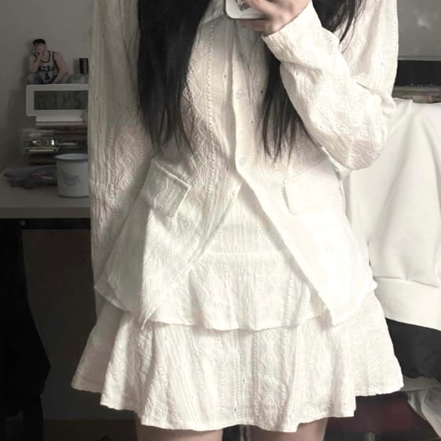 발레코어 카라 펀칭 프릴 레이스 블라우스