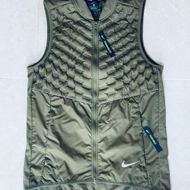 나이키 에어로로프트 베스트 카키 구스다운 러닝조끼