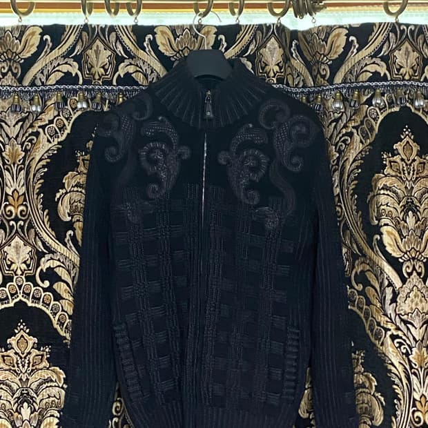 [정품] 베르사체 블랙 자카드 한정판 니트 집업 (Size 48)