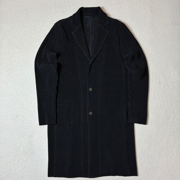 옴므플리세 이세이미야케 플리츠 롱 코트 PN8035