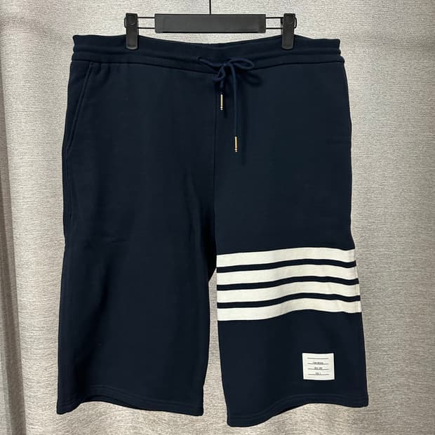 톰브라운 4선 트레이닝 하프팬츠 네이비 (5)