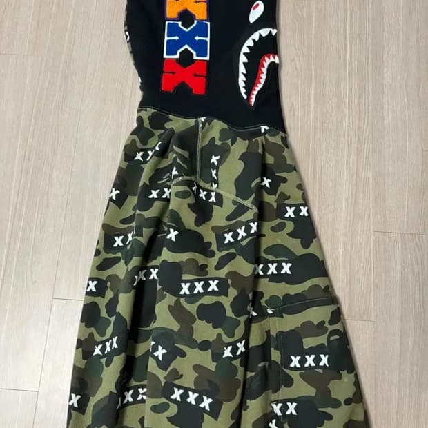 베이프 x 갓 셀렉션 xxx 콜라보 후드집업 팔아요
