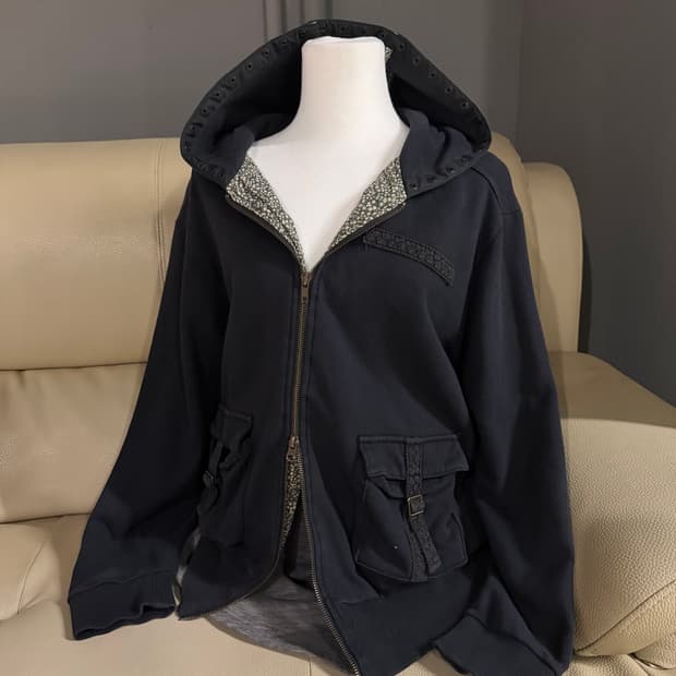 buckle pocket 2-way hood zip-up