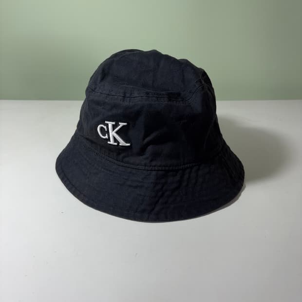 OS 캘빈클라인 CK 블랙 벙거지 버킷햇