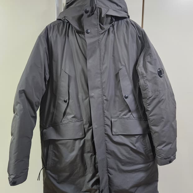 [52] CP 컴퍼니 MICRO M 렌즈 패딩 판매합니다